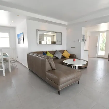 ✦luxury 3br - 100m To Beach & Private Pool✦